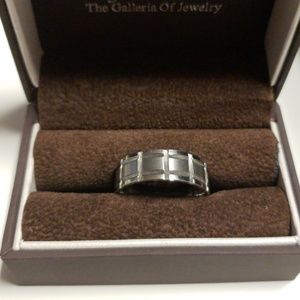 Stainless Steel Men' s Wedding Ring